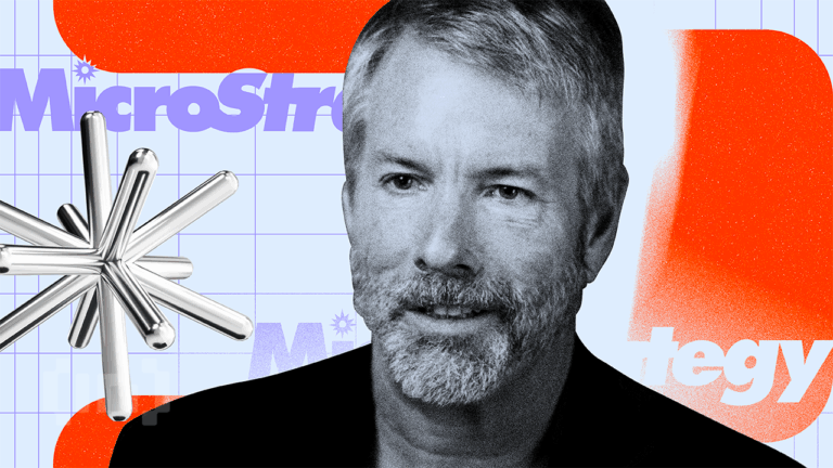 La acción de Strategy sube 75% en un mes mientras Bitcoin supera los $100,000